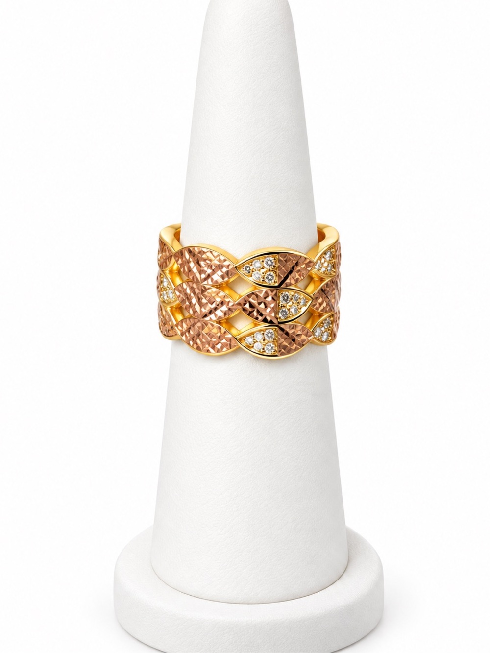 Diamond patterned wide band ring size 8